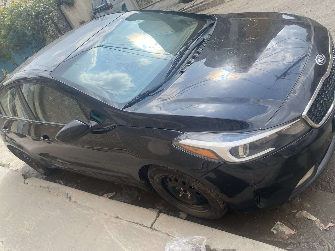 السلام عليكم فورتي 17 ماشية 125 بدون ايرباك السعر 115 تليفون ***********
