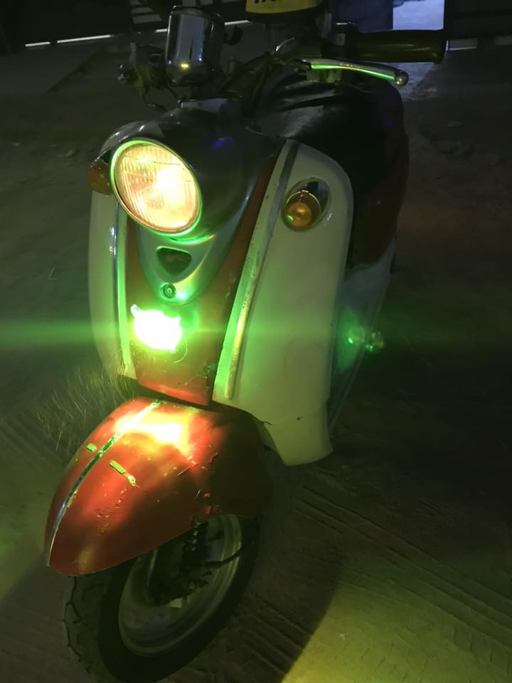 السلام عليكم ورحمة الله وبركاته
دراجه عبد الحليم 
دراجه حلوه ونظيفة كهرباء شغاله سلف هندر شغال 
المكينة ناعمه السعر 175 وبيه مجال 
العنوان النجف الاشرف حي النداء 
***********
