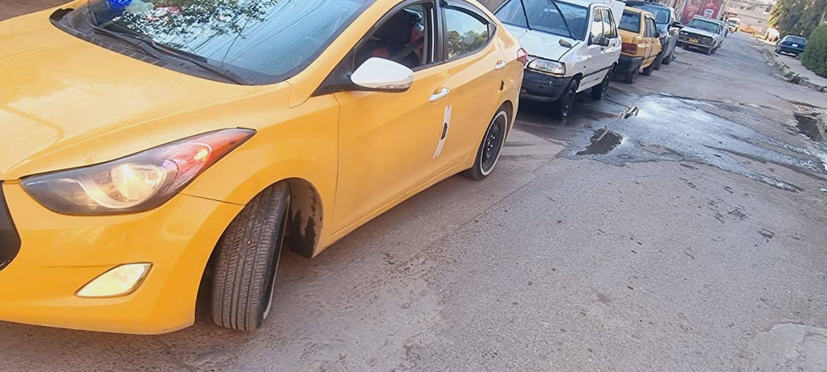 اسلام عليكم 
الانترا مديل 2013 كربون بنزين بيها  ضرار بوند محرك 18 السياره جهازها ما يعوزها ربع طخم امامي خلفي جديد تيرات جديده بسمي السياره رقم بغداد مشروع وطني عنوان السياره بل موصل ***********/
