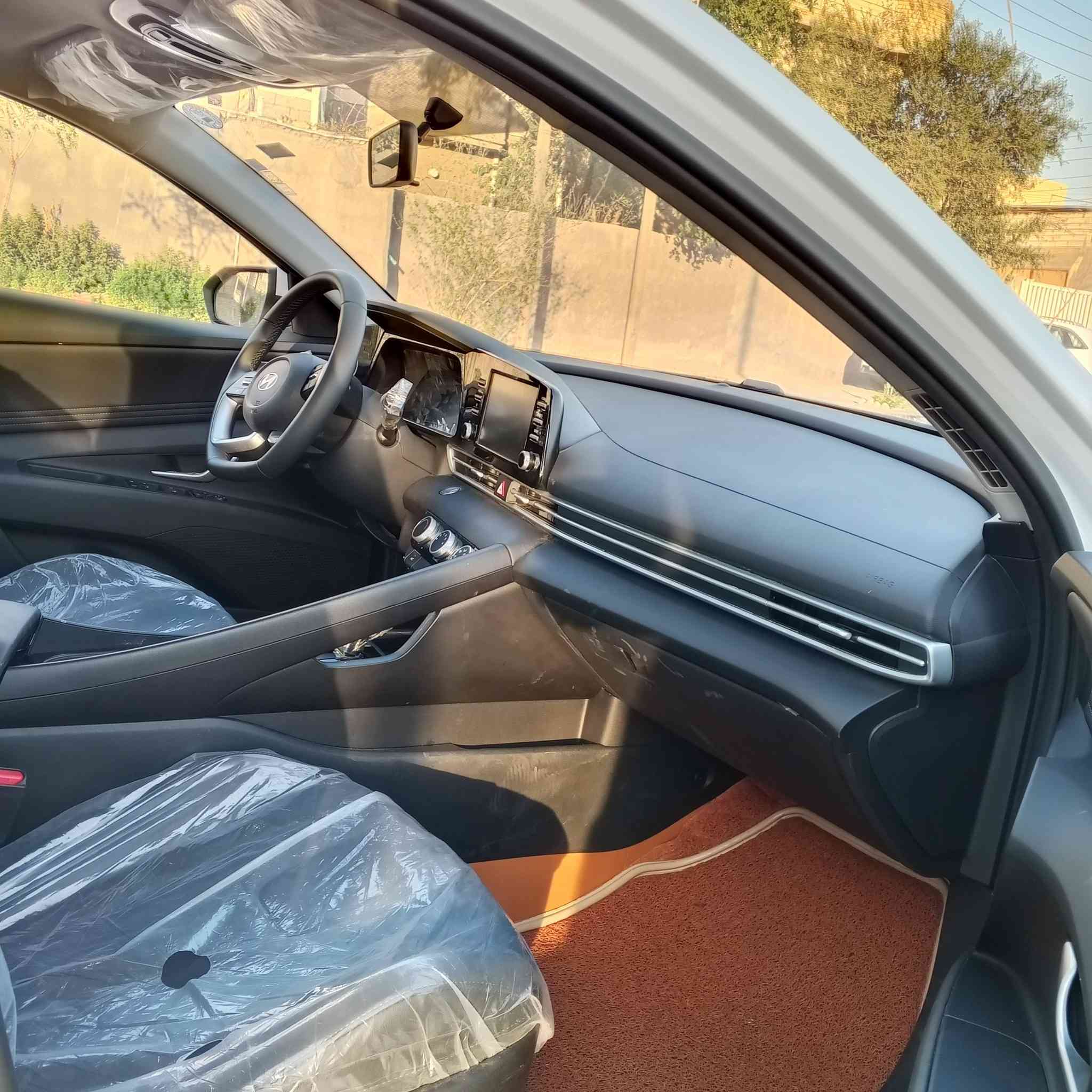 النترا موديل 2025 رقم اربيل فول مواصفات كفاله عامه
ماشيه 14 وكاله ما صادره يعني وكاله مجانيه 
السعر 148 الاتصال ***********
