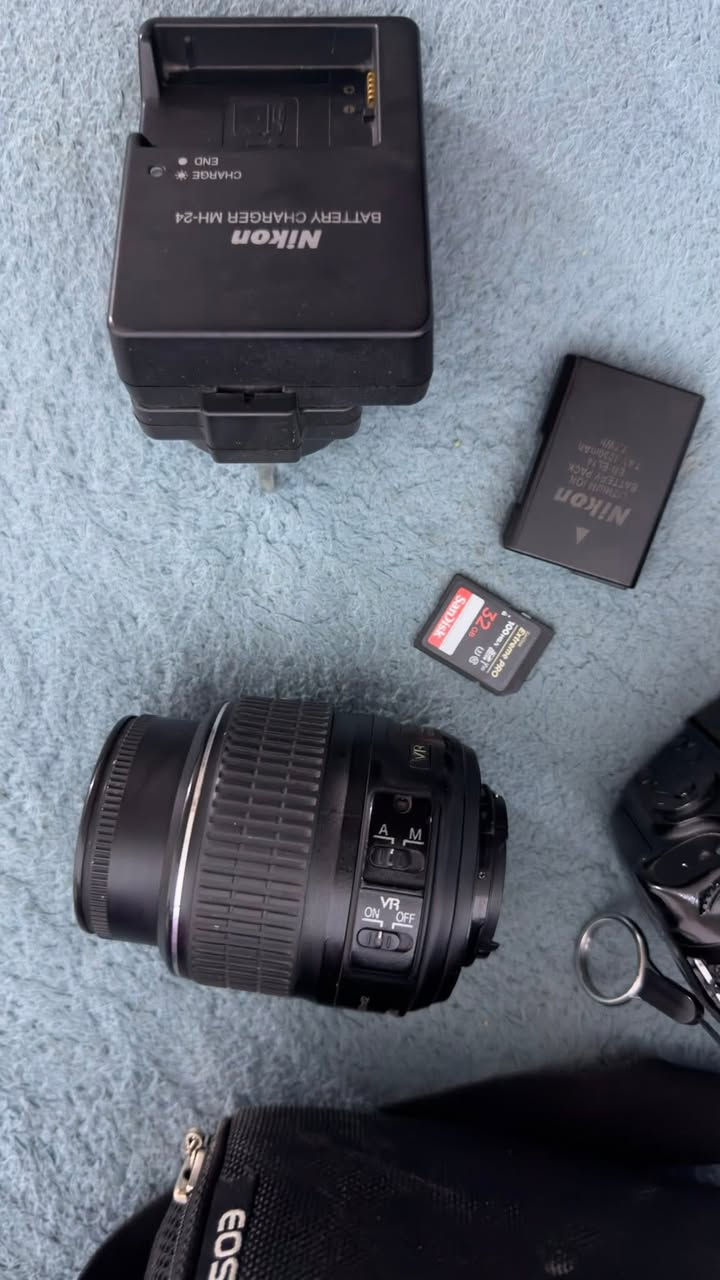 كاميرا نيكون 5200
جنطه 
رام 32g
بطارية اصلية 
عدسة 18/55 اصلية 
شاحن بطارية اصلي 
شاشه قلابه 
متوفر توصيل ايضاً 
للحجز خاص ❤️


**إذا كنت صاحب هذا الإعلان وتريد حذفه لأي سبب، رجاءا أرسل رسالة إلى الدعم الفني**