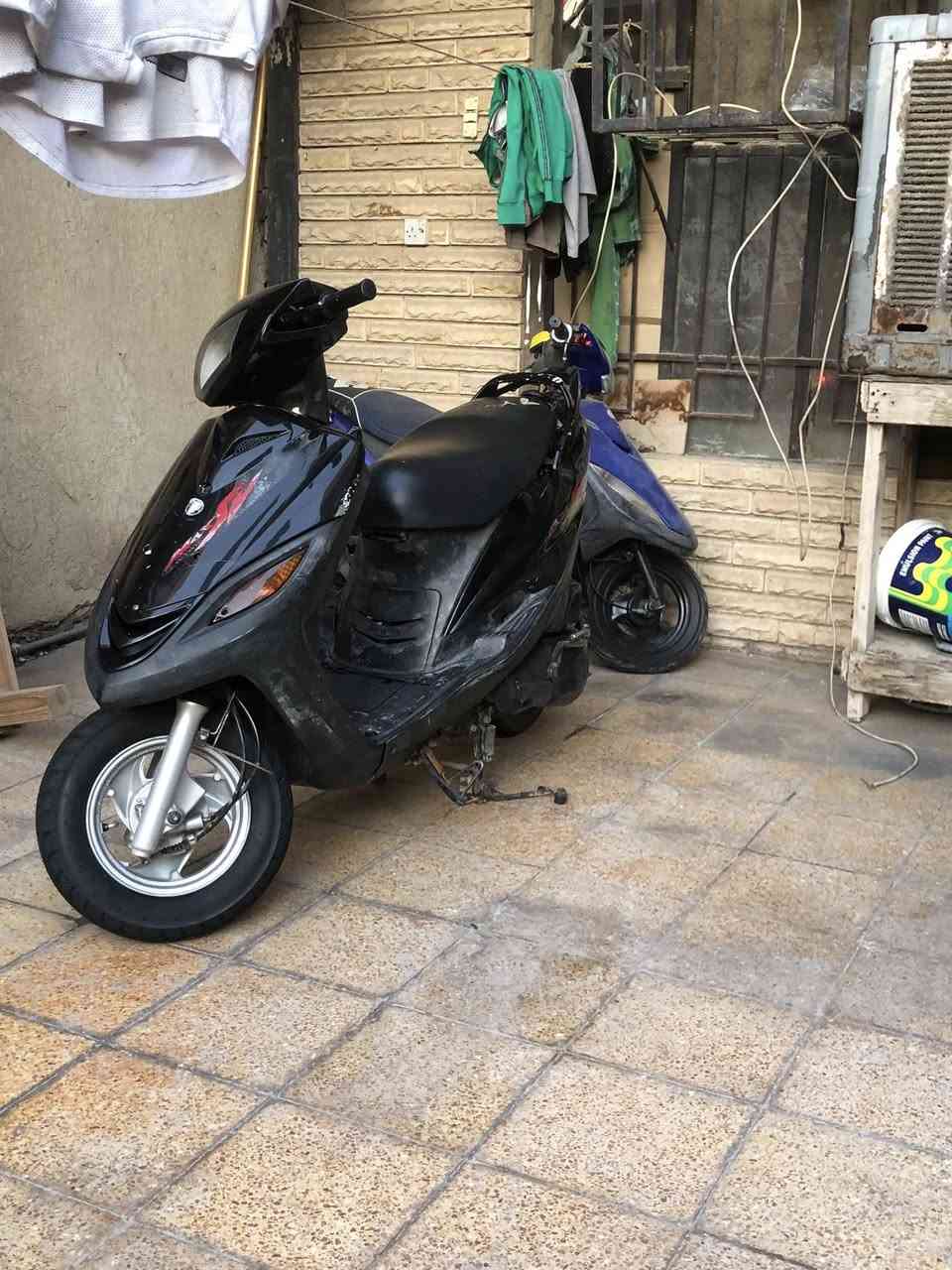 ماكس 140 للبيع مكينه مفتوحه قبل ٣ اشهر كهربايات شغاله زوج تايرايت دبلات جدد كامله مكمله ماناقص اي شي سلف هندر مكاني بغداد شرطه الخامسه اي استفسار وتساب فقط*********** سعر 500 وبيه مجال بسيط
