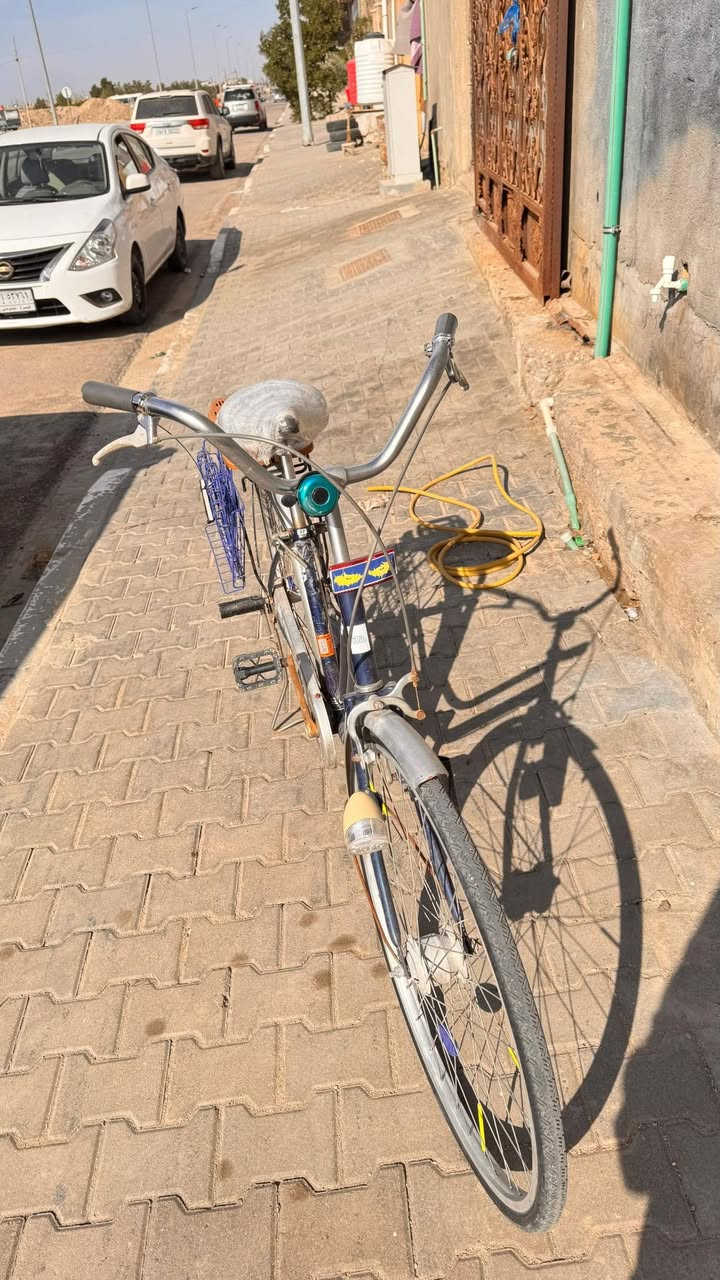 بايسكل سياحي مديل 2015 جديد وكاله نقص برغي ما بيه هوه وغراضه بـ٩٠ قفل🔒 للاستفسار ***********
