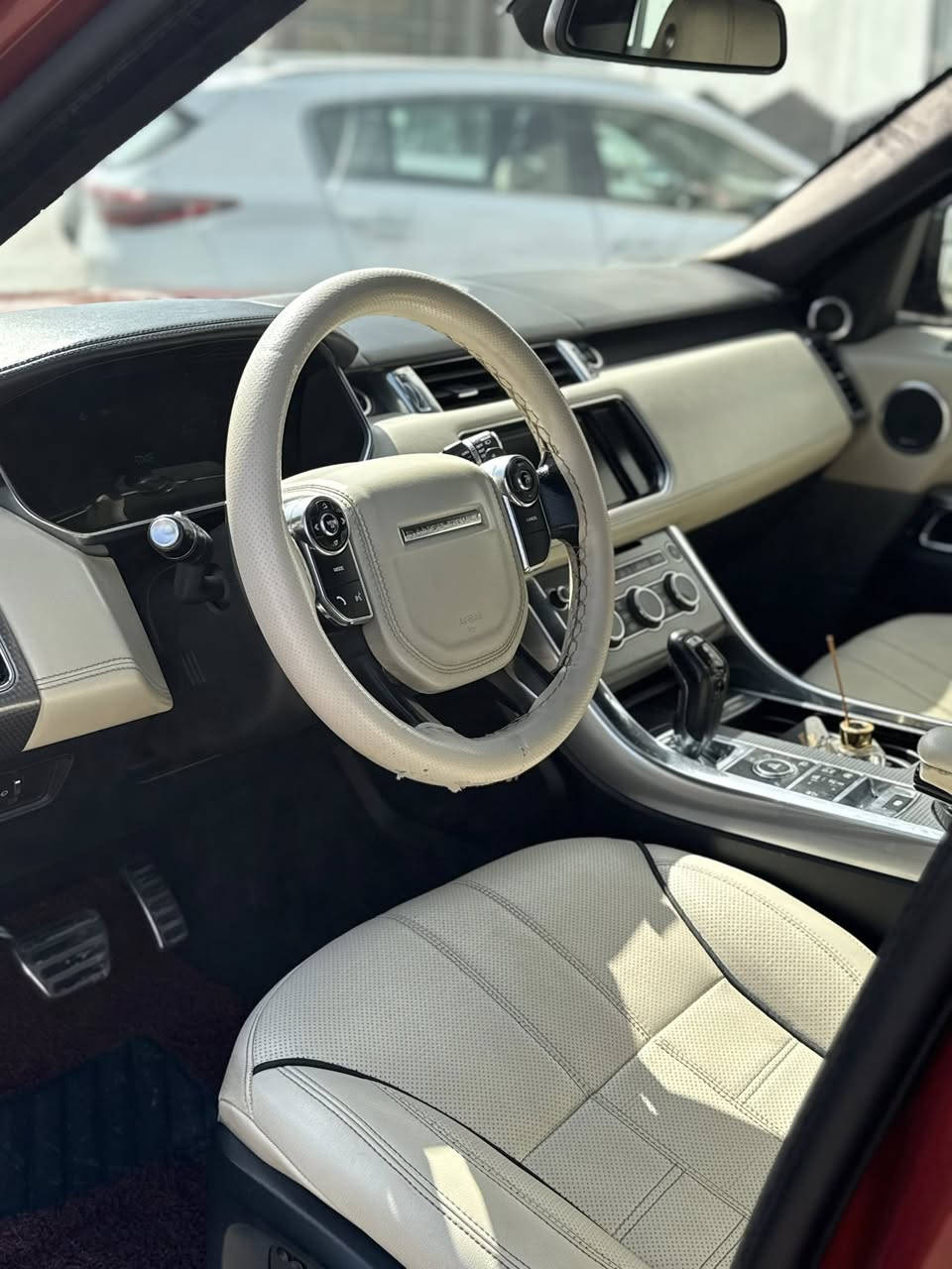 رانج روفر 
الفئة: سبورت سوبر جارج 
الموديل ( الطراز ) : 2014
بلد الصنع : بريطانيا🇬🇧 
عدد الأسطوانات: 8 سلندر سوبر جارج 
نوع ناقل الحركة: اوتماتيك 
المسافة المقطوعة : 120 الف كم 
المواصفات:  الاعتيادية 
كفالة عامة

رقم اربيل انكليزي  

مكانها السماوة مركز المدينة

***********
