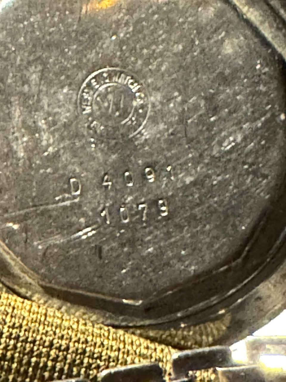 ساعة اثرية تعود الى الجيش البرطاني اوائل الخمسينيات اسم الماركة west end wach السويسرية تعمل بدون باتري (بلتكويك ) وتبقى ثلاثة ايام تعمل المحاويل, بابل


**إذا كنت صاحب هذا الإعلان وتريد حذفه لأي سبب، رجاءا أرسل رسالة إلى الدعم الفني**