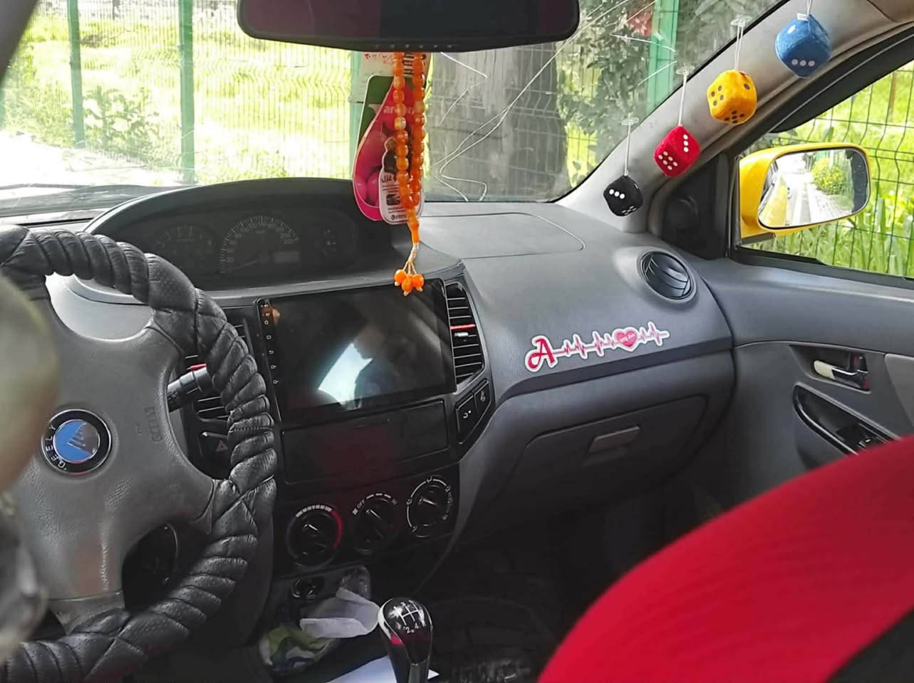 ام كي 2013مكينه وكير خير من الله وطخم جديد تايرات طخم جديد وايرمنيه كلها شغاله تبريد تدفئه  سياره مابيها اي نقص  رقم بغداد مشروع وطني بأسمي كابون بانزين سعرها 35 وبيها مجال ***********
***********
