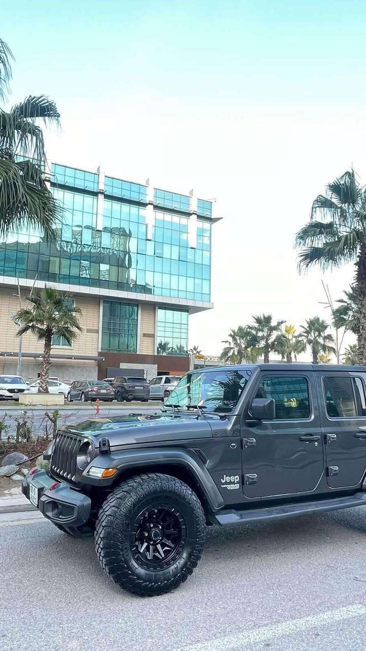 Jeep wrangler V6 2019 
سیارە بدون مشکلە ویا ٤ تایە روبیکون و ٤ تایە جیبالي ٣ قطعە سبوخ بدون ایرباگ  بجم کبس 
سیارە بئ مشکلە  یە ٤ تایە جبلی لە گەلە و ٤ تایە روبیکون 
٣ پارجە پشتی بویاخە بئ ایرباگ پئش کەپس 
٢٢٨ وەرەقە. 
*********** أربيل, العراق
