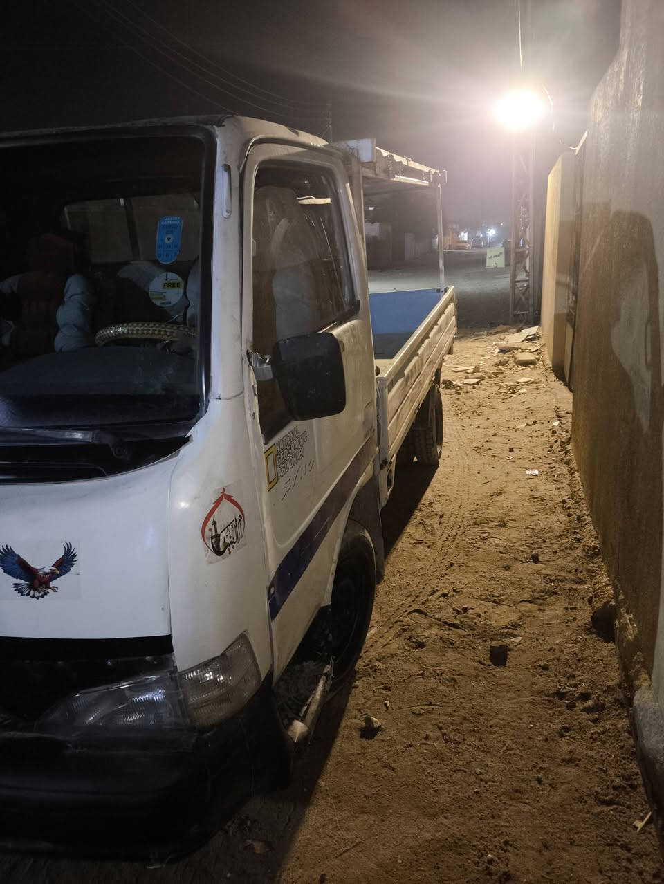 كيه سمسونك موديل 1999 رقم بصره مكينه جديده لا تنقيص ولاتبخير 2700 سنويه ال 28 سياره جاهزه سياره بلبصرة ***********)السعر 37وبيه مجال
