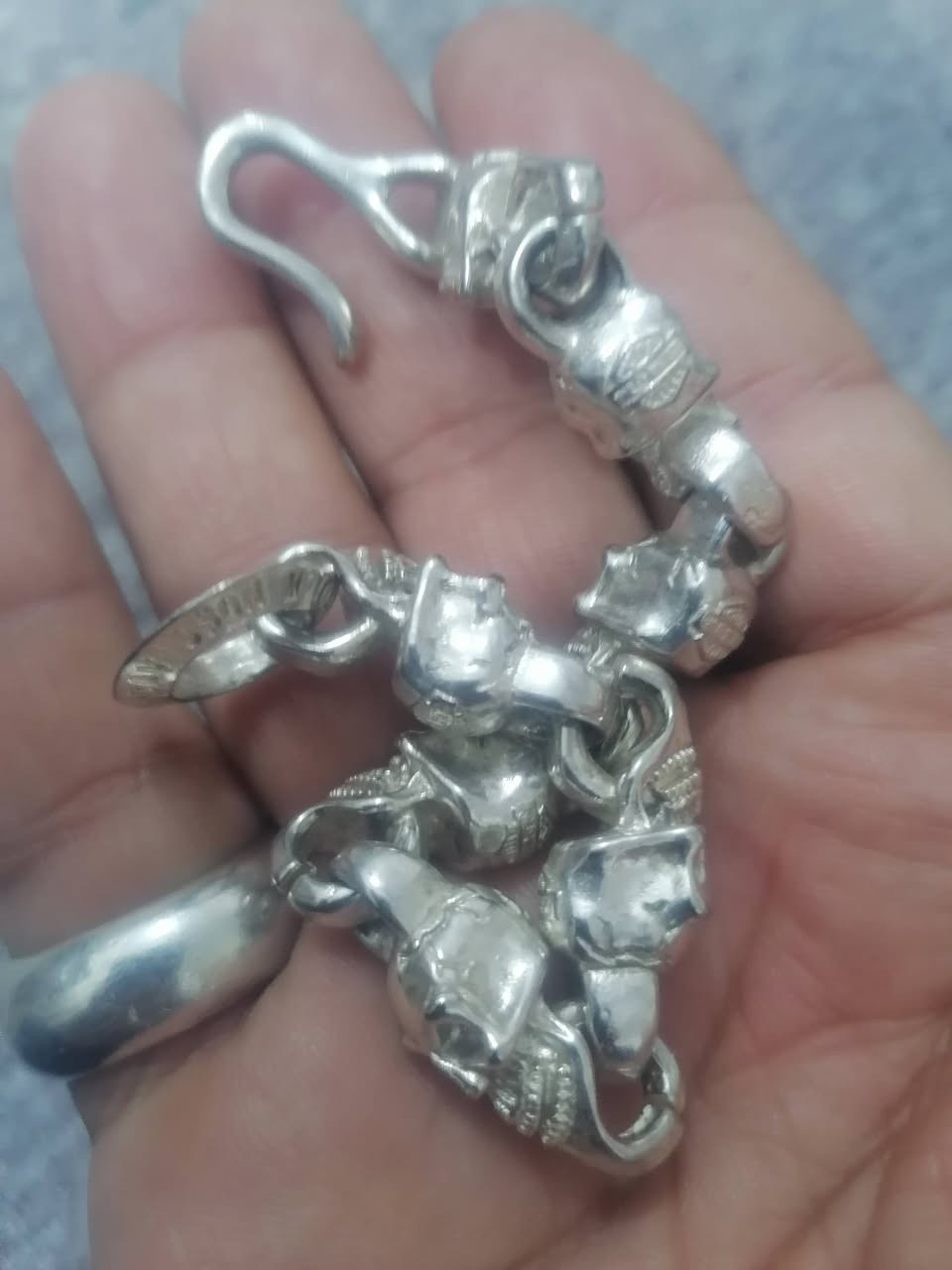 سوار بهالشكل قطعه خشنه اعلى سعر ابيع


**إذا كنت صاحب هذا الإعلان وتريد حذفه لأي سبب، رجاءا أرسل رسالة إلى الدعم الفني**