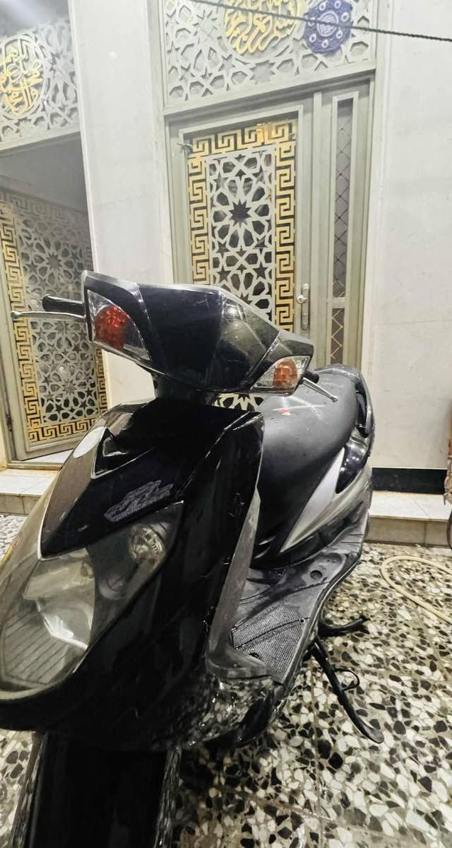 سلام عليكم دراجه سكنس كوري صارلها شهر نازله من رمبه للبيع سعر 800 وبيها مجال رقم ***********
