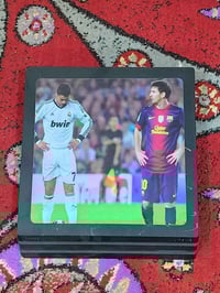 بلي ستيشن فور برو جهاز نضيف مفتوح  تنضيف فقط  سعر 220 ملحقات جوستيكات ...