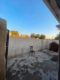 بيت واقع حال للبيع  مساحته ميه وعشره متر موقعه بغداد الزعفرانيه الربيع...