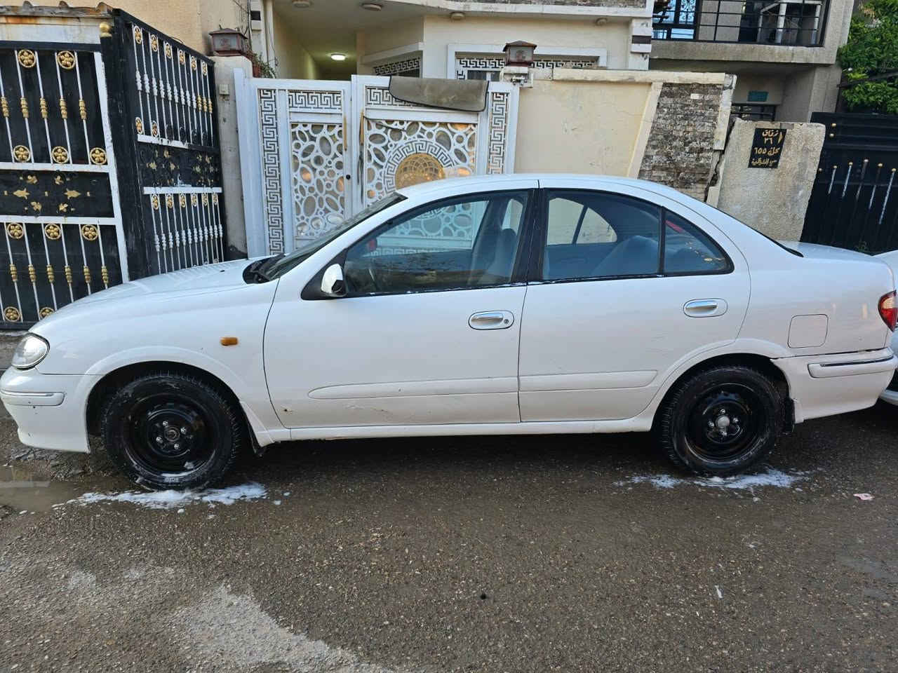 السلام عليكم نيسان سني موديل 2000 قبغ اسود السياره تدفئه تبريد شغال  كير اتوماتيك مكينه ادخن رقم كربلاء المقدسه مشروع وطني السعر 57$ وبيها مجال رقم الهاتف ***********
