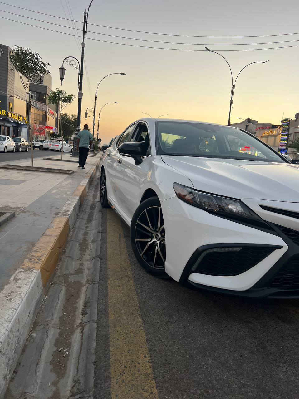 السلام عليكم كامري موديل 2023
لون ابيض ثلجي رقم شمالي ب اسمي 
مواصفات SE بلاك توب معروفه مواصفاته 
الضرر فقط جاملغ خلفي بدون دواخل بدون ايرباكات بدون كلشي 
السياره ماشيه 37. الف 
لاتصال ***********
