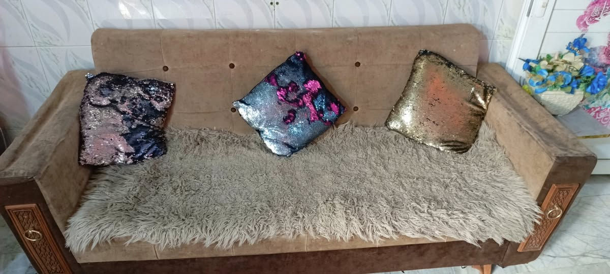 السلام عليكم 
تخم للبيع خمس قطع. 100وبيه مجال 
الأتصال على الرقم ‏‪***********‬‏ آو وتساب
