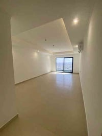 ✅ شقة جديدة زيرو للايجار  📍المنصور - مجمع رويال ستي 👑 المساحة 161 متر ...