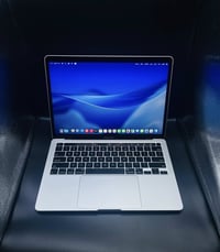 MacBook Pro 13 inch 2020 ماك بوك برو 13 إنش 2020  المواصفات:- -حجم الش...