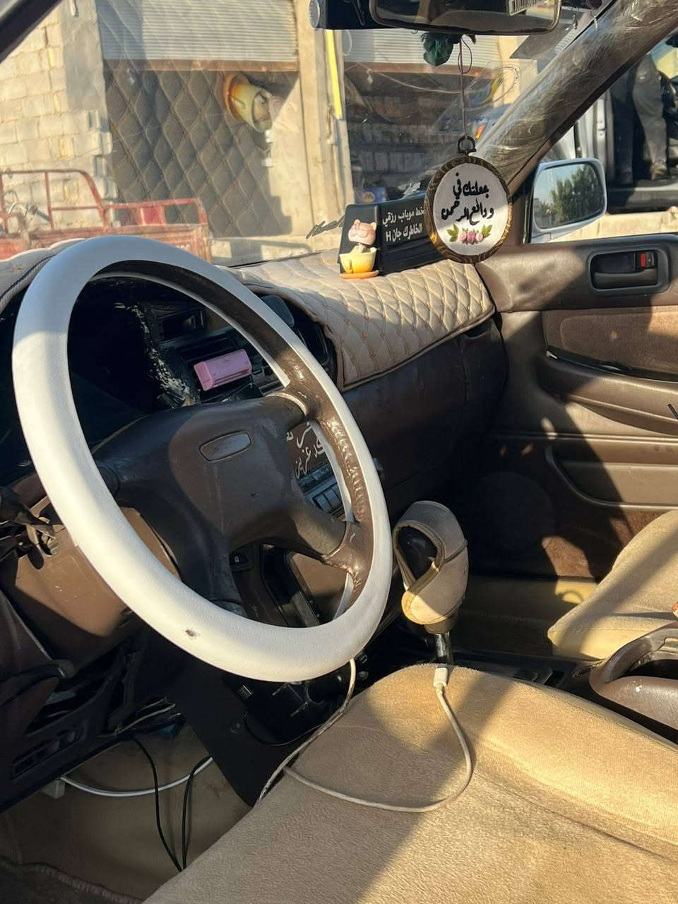 السلام عليكم كرسته تكم ((كصيف))موديل 1992سياره مسستمه سستم +صبغ عام بدون ضربه  كفاله كصه نقل جثه عيب شرعي او الضربه القويه رقمها ميسان نكليزي بسمي سنويه منتهيه صار شهر. سياره غاز بانزين بيها منضومه ام 80لتر. قبل شهر شديتها +ضمان سنه صيانه مجانيه تخم تاير جديد كير ومكينه وعقل وضفيره ع الشرط قبل 3اشهر شديتهن سياره بيها طخات بالجاملغات الخلفيه ماواصلات للحوض كهربائيات كلها شغاله اترايك 180وين ميعجبك السعر 50 وبيها مجال بصيط مكان السياره نجف طريق كربلاء عمود 130. //‏‪***********‬‏
