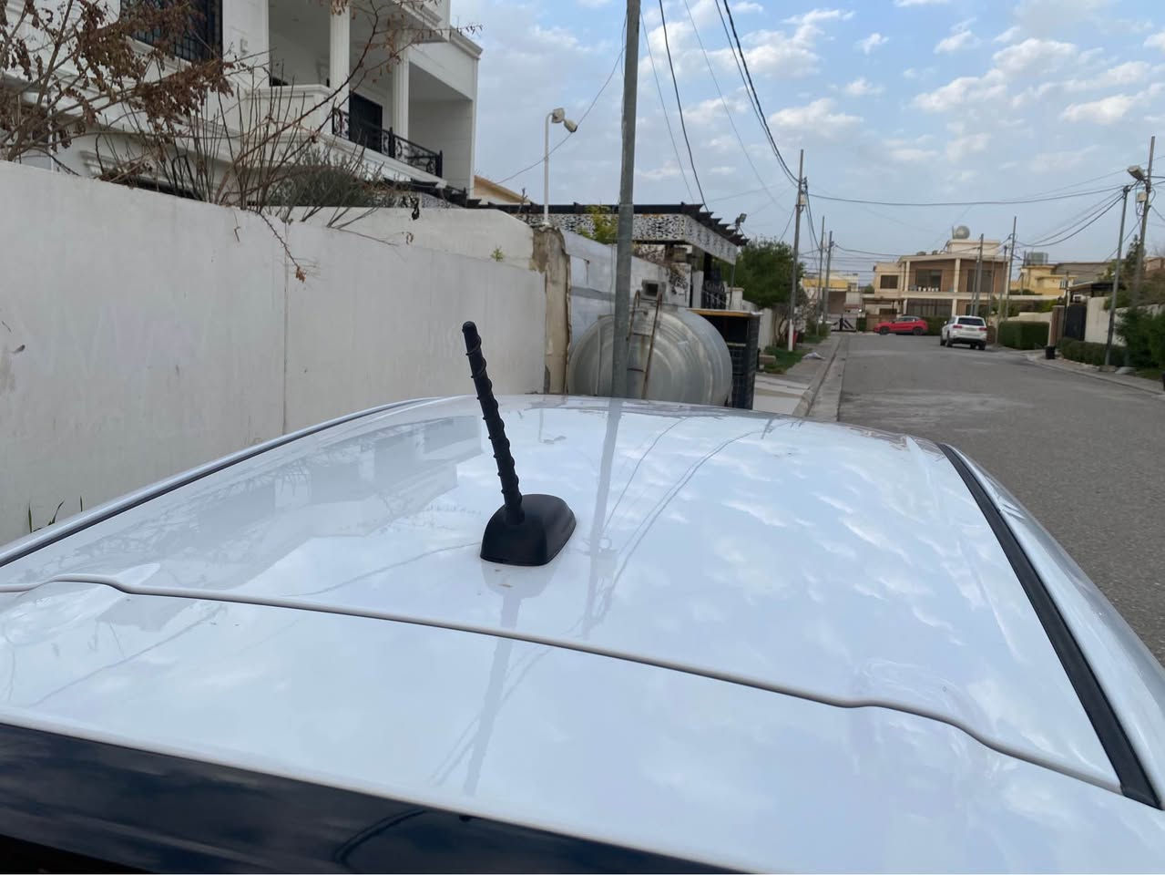 شۆفرلێت سپارک 2020LS  
١٨٤ هەزار کم رۆیشتووە
سەنەوی و ڕەقەمی نوێیە
موسەفات ستاندەر 
شاشە کامیرە
تەبرید 
تۆماتیک
ABS
گێر و مەکینە مەزبوت 
سەیارەکی ئیقتیسادی و کەم مەسرفە
یەک پارچەی سبوغە بەس بۆنیت
نرخی ٨٣ وەرەقە و مەجال
لە هەولێرم
گۆرێنەوەش دەکەم حەسەب قەناعەت 
نرخی ٨٤ وەرەقە و مەجالەکی کەم.
*********** أربيل, العراق
