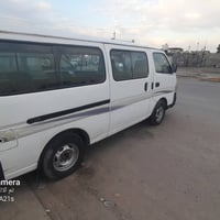 نيسان يورفان موديل ٢٠١٠ رقم بغداد سياره جافيه ومعمره صفحتين بيها مكينه...