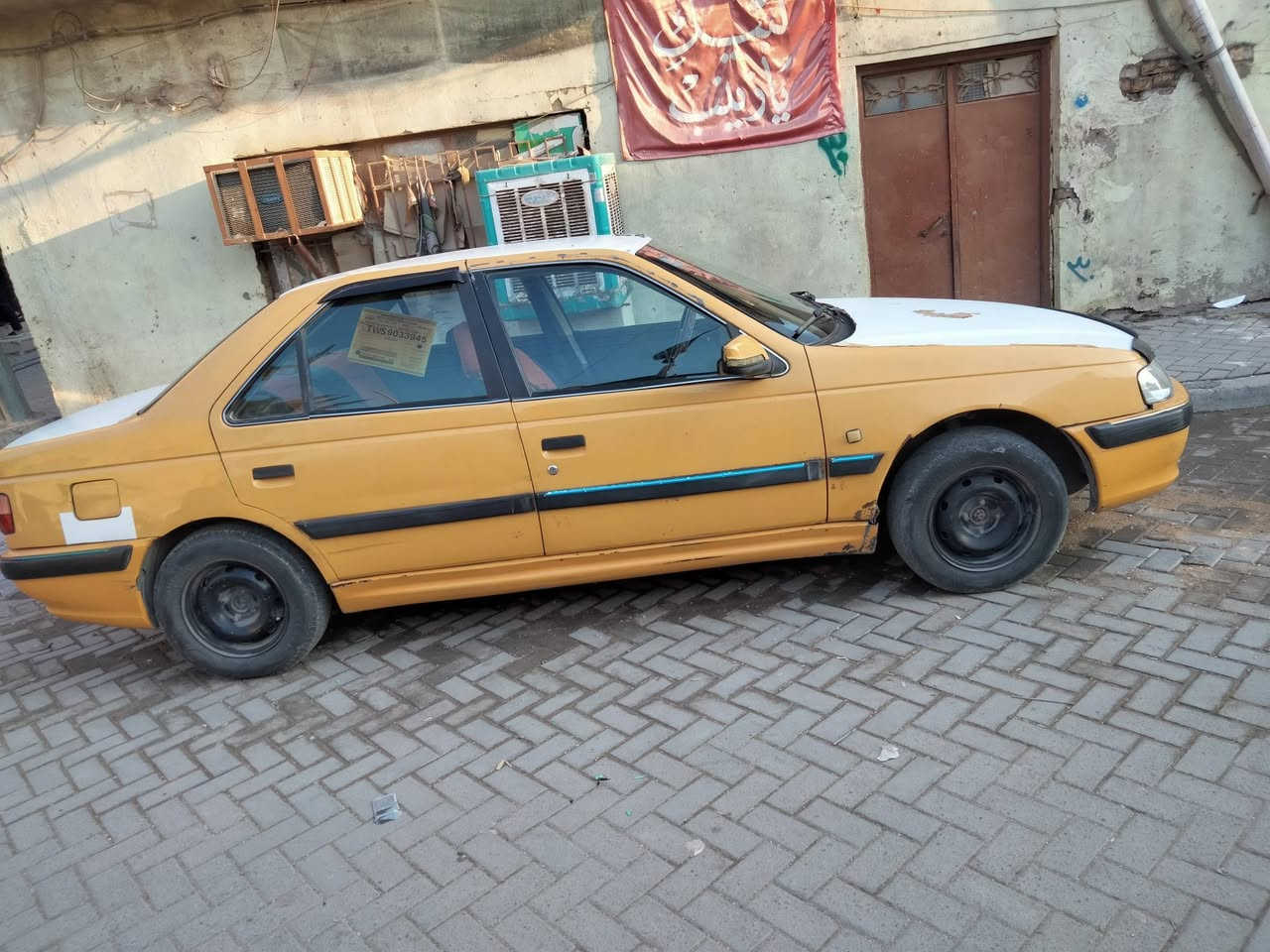 السلام عليكم
بيجو بارص 
2011
محرك وكير
كورلا
اوتوماتيك 
باسمي
السنوية تنتهي شهر 5
غرامات
و
هيئة
مصفره
بغداد 
المكان مدينة الصدر 
***********
السعر 29
