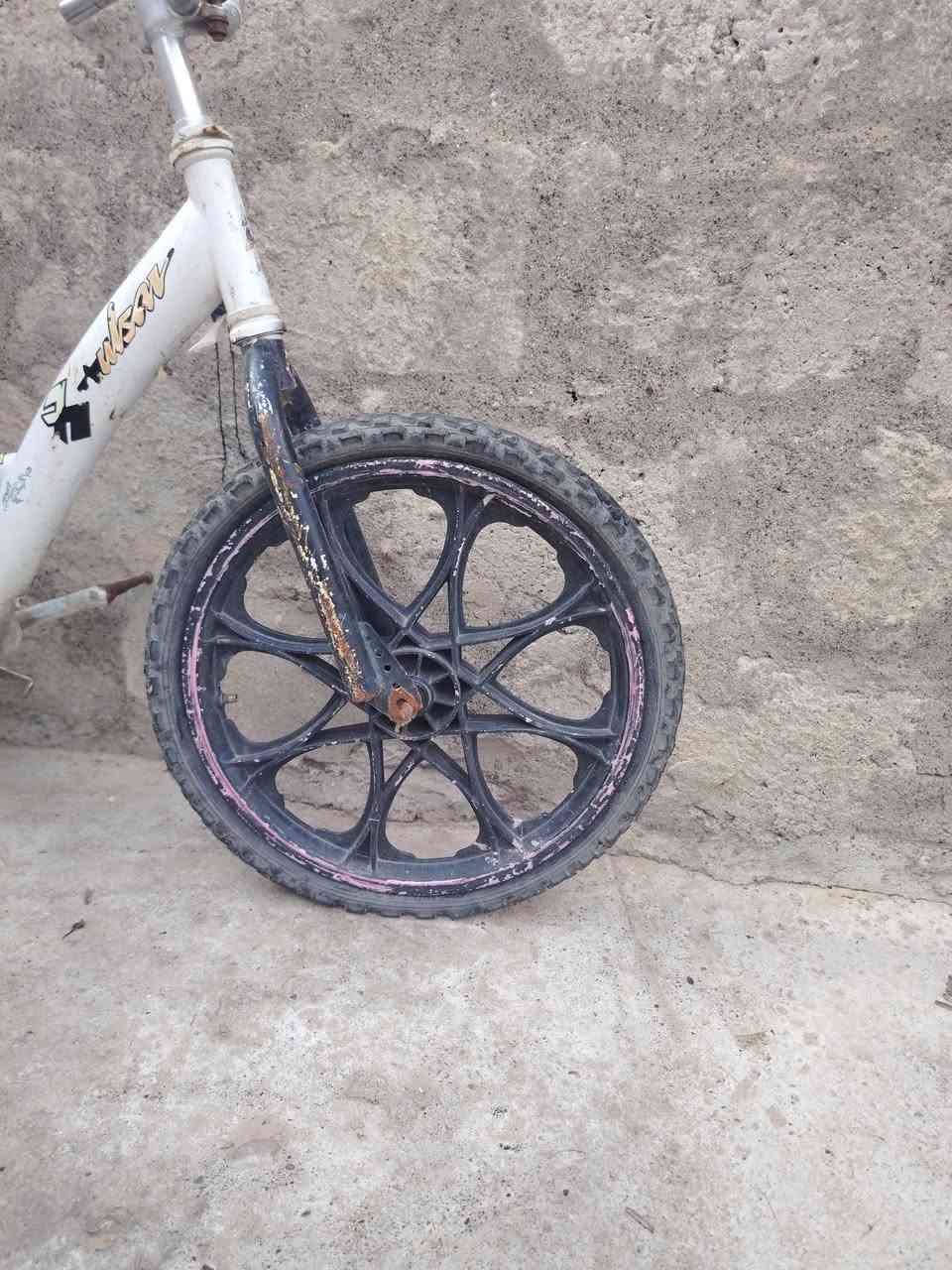 سلام عليكم اخوان بسكل البيع حجم16 سعر 15 ارقم اسيا) ***********
