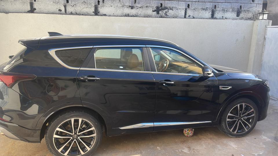 جيتور سوده موديل2024 مبدل بيها باب خلف السايق نوع X70 بلاس ماشيه 62 الف وترد كويتي اعلى فئه فحص مؤقت سعرها 139 ورقه المكان البصره زبير سياره***********
