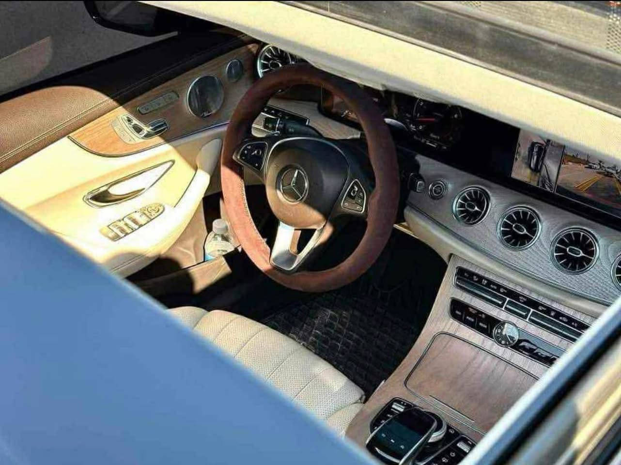 مارسدس E200 Coupe 2017 
وارد الماني كلين 
4 سلندر 2000 تيربو 
لون زيتوني مميز  
ماشية 110 ميل 
داخل لونين مميز 
كشنات تدفئة وتبريد 
كشنات امامي مساج 
تدفئة ستيرن 
تدفئة سرج ويدة باب 
نقطة عمياء 
‎4 كامرات محيطية 
تدفئة مرايا جانبية 
جنطة كهرباء 
بردة خلفية 
جكات 
بانوراما 
‎5 وضعيات قيادة 
شفتات ستيرن 
داتا شو 
بالعراق صار تبديل بنيد اثر بارد 
وبارد بالجاملغ الخلفي 
***********
مكان السيارة موصل موصل, نينوى
