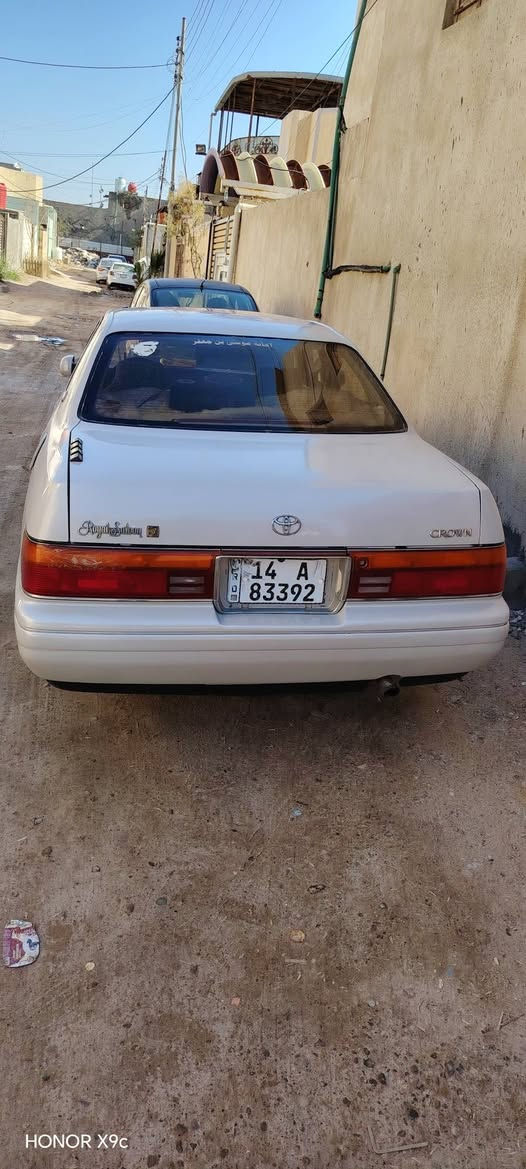 السلام عليكم سياره بطه للبيع كامله محرك وكير جديدات تخم تاير جديد حداديه جديده سياره كفاله  من الضربه والنقل جثه رقم الهاتف ***********
