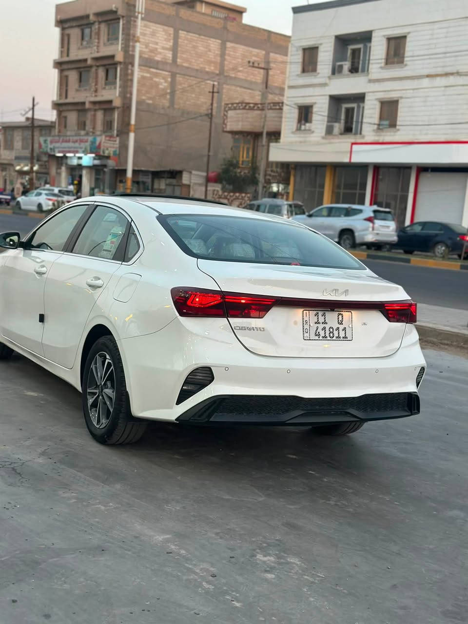 كيا سيراتو 2024 فول مواصفات رقم بغداد ماشيه 44 الف سياره مكفوله مكان السياره سماوه المركز ***********
