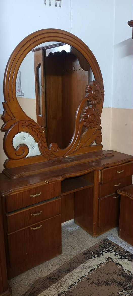 مكلف بل نشر
غرفه كامله للبيع
 التفاصيل مع صاحب الغرفه
الاتصال ع رقم
***********
