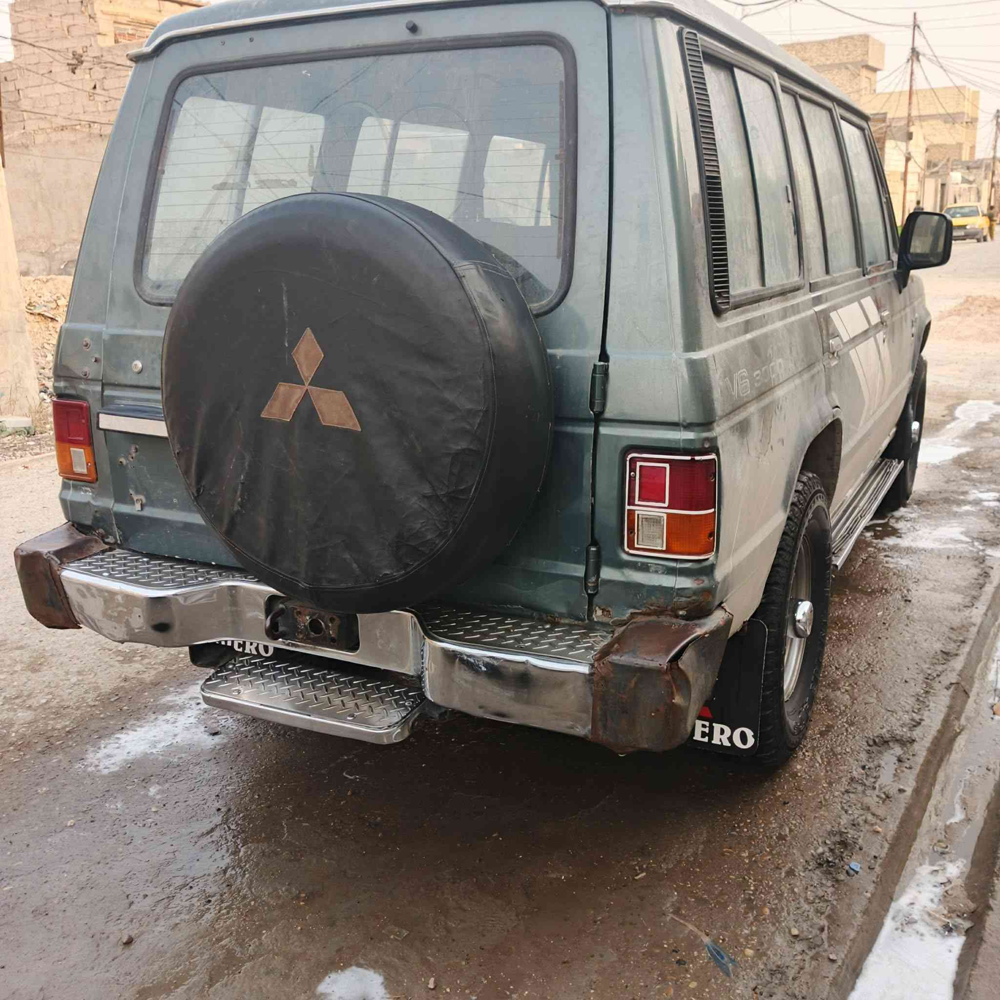 السلام عليكم سياره باجيرو للبيع رقم بغداد انجليزي مدور ثاني يوم موديل 90  مكينه فيفتي اثنين ونص خير من الله صدر نظيف اكسن وشاصي مكفولات سعر 53 بيع مستعجل بها مجال قليل مكان السياره بغداد رقم الهاتف*********** 
مدينه الصدر
