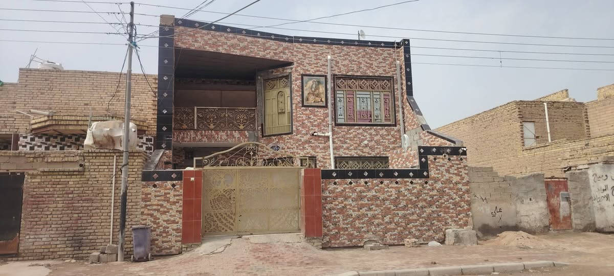 سلام عليكم بيت البيع مساحة ٢٠٠منطقه عبجيه شارع ٢٠ بيت طابقين نقص غرفتين ما مبنيات طابو صرف الستفسار تصال عله رقم ***********
