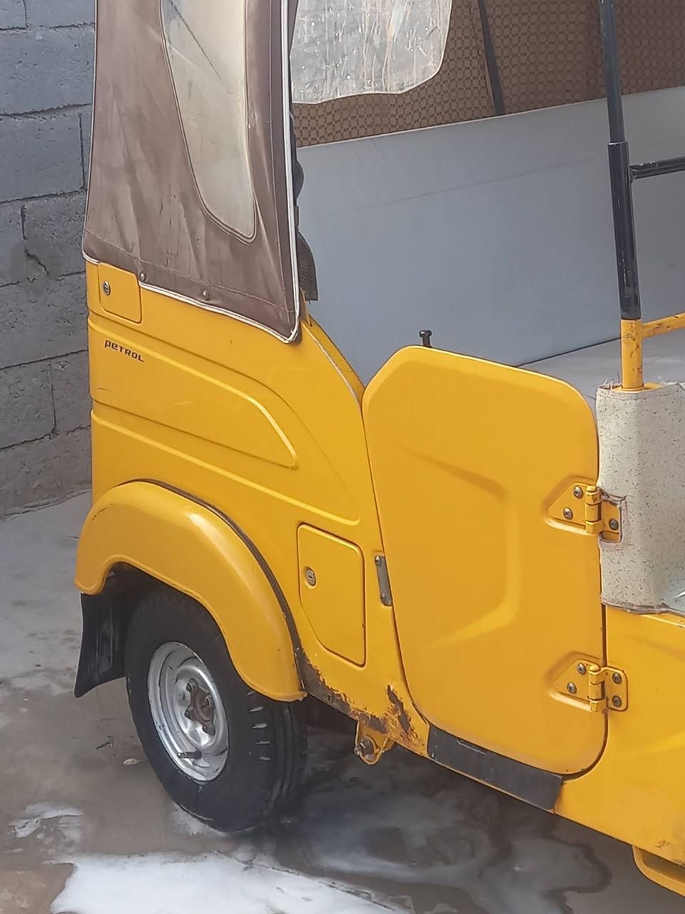 تكتك للبيع ميسان ***********
