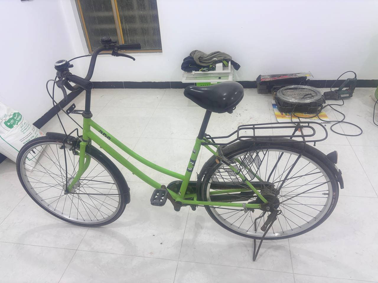 سلام عليكم بايسكل بناتي حجم 26للبيع موديله 2019 الباسكل مضموم اكثر من سنه مكاني كوت  سعره 110وبي مجال رقمي ***********
