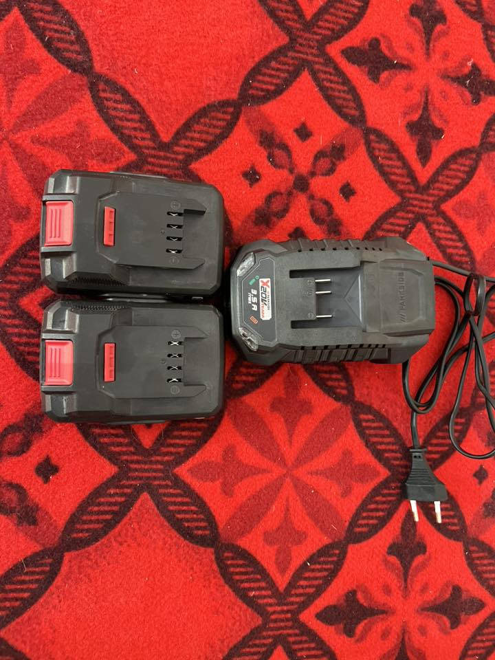 بطاريات  عدد2 +شاحنه  سريعه
سعرهن 60 واصل


**إذا كنت صاحب هذا الإعلان وتريد حذفه لأي سبب، رجاءا أرسل رسالة إلى الدعم الفني**