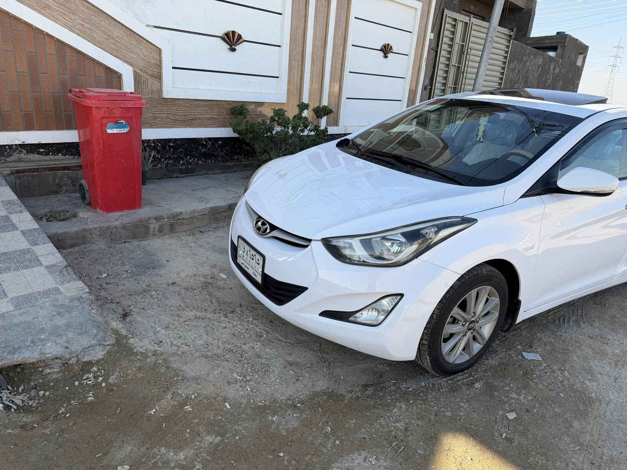 السلام عليكم 
اخواني 
النترا خلجيه (2015) محرك جبير (1800)
الرقم (بغداد)
فول عده البصمه 
سياره جديده وجاهزه للخير 
ترايها زيرو بشرط 
اخواني 
السياره بيها ربع باب صبغ 
الباب الثاني الي هو باب الصدر بل سونار 
يطلع مفتوح 
باقي السياره مكفوله وجاهزه للخير 
السعر (125) وبيها مجال 
***********

‭0773 378 1061‬
