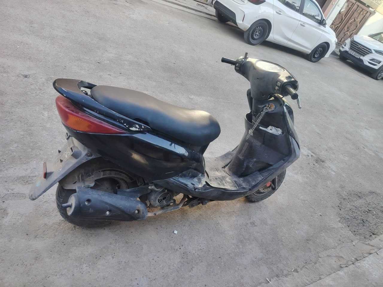 سلام عليكم دراجه بريز للبيع مقفوله كفاله عامه سلفندر كهربائيات شغاله الزعفرانيه سعر  550  مكان بغداد ***********
