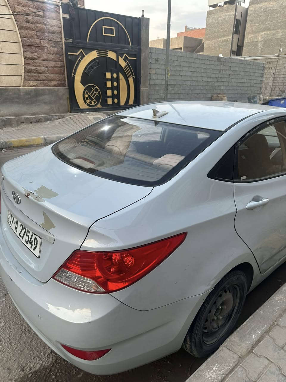 السلام عليكم
اكسنت موديل 2017 خليجي
صبغ بنيد وشبر اباب السايق جماليه  
وبيها تلحيظات بسيطة 
حدادية نص عمر وكلشي بالسياره موضح بالصور وكلشي كاتب بالمنشور مكينة وگير بشرط 
كل ضربه مابيها السياره عدا طخات بسيطه كلش بالهلالات عنواني كربلاء حي الأمين 
السعر 85 وبيها مجال 
*********** متواجد واتساب
