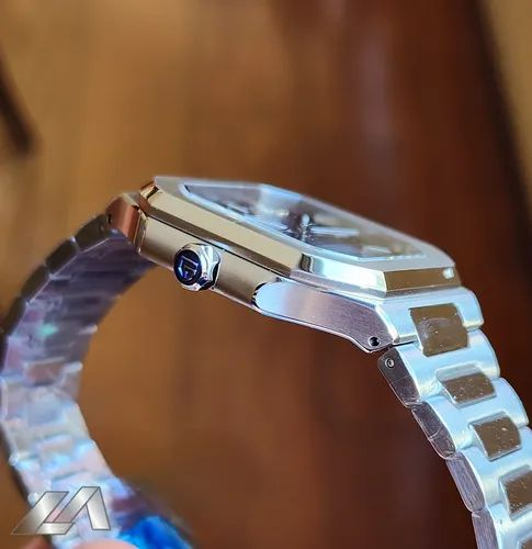 بسمِ الله ، والصَّلاة والسَّلامِ عَلَىٰ رَسُولِ اللهِ ﷺ 🌿♥️
#مــزاااااد
ساعة #باجاني_ديزاين الأصلية ⌚✅
ساعة أنيقة بهيكل فولاذي هندسي وزجاج ياقوت (Sapphire) مقاوم للخدش، تتميز بميناء #تيفاني بنقوش غائرة وماكينة يابانية 🇯🇵 عيار سيكو VH31 دقيقة تضمن لك الأداء والجودة.😍

#يبدأ المزاد من 10$ والرفعة أقل شيء 10$
 والسوم بالدولار$
#المزاد #عرض و #سوم و #طلب وأمر البيع طيب بأذن الله تعالىٰ 🤲

#يبدأ من الآن و #ينتهي يوم غدٍ ان شاء الله الرابعة والنصف مساءً 

 ☑️ للأعتماد أولاً : أرسال العنوان الكامل ورقم التلفون .

والتوفيق من الله للجميع 🤲

🔹PAGANI DESIGN🔹

🔴 المواصفات :
▫️ساعة أصلية من تصميم #بجاني_ديزاين
▫️كَود الساعة PD-YS019
▫️كوارتز بـ مكنة عيار سيكو VH31 🇯🇵 ذات جودة عالية الأداء والوقت المحدد بدقة كبيرة ياباني أصلي 🇯🇵
▫️ساعة أنيقة بهيكل فولاذي هندسي 
▫️زجاج ياقوت (Sapphire) مقاوم للخدش،
▫️ تتميز بميناء تيفاني بنقوش غائرة 
▫️مقاومة للماء 💦
▫️سير ساتلس ستيل مقاوم للصدأ 😍
▫️علامات وأميال مضيئة في الظلام
▫️ابعاد 37*45 ملم

🔹الحاله جديدة لك، بالستيكرات 😍
⬅️ كاملة المرفقات تأتي مع العلبة الاصلية ، والضمان 🌸

🚖 يوجد توصيل الى جميع محافظات عراقنا الحبيب 🚖


**إذا كنت صاحب هذا الإعلان وتريد حذفه لأي سبب، رجاءا أرسل رسالة إلى الدعم الفني**