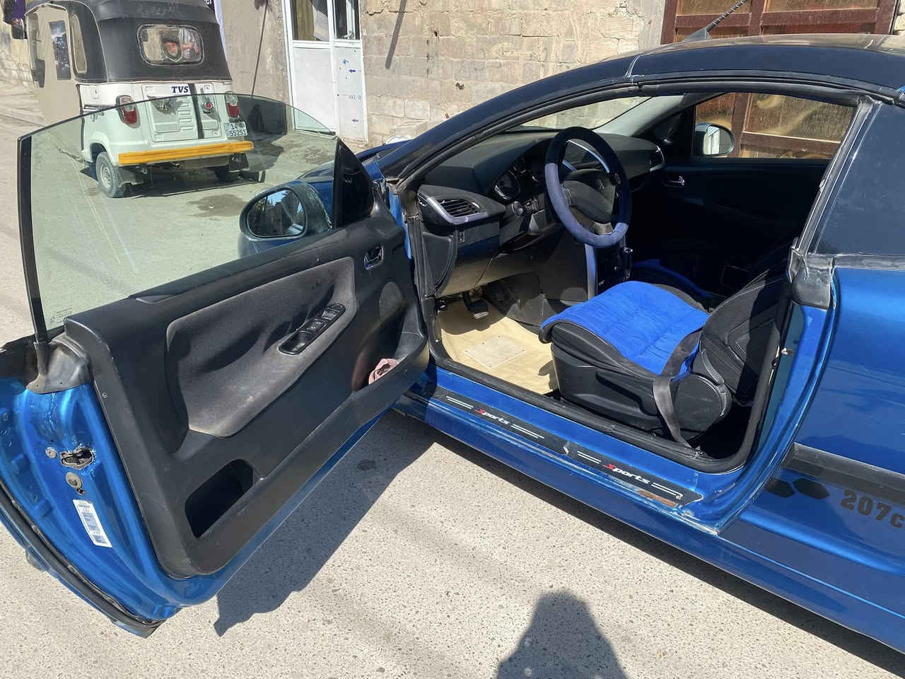 بيجو للبيع 
كير اوتو 
مكينه كورلا يعني انسه عطل وصرف 
سياره نضيفه كلش 
السعر 55 
المكان بغداد حي الجهاد 
***********
