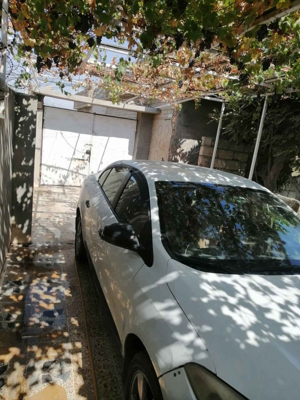 للبيع رينو 2013 بدون صبغ بيها ملاحظه بسيطه
كير ومحرك مال كورلا بسعر فكترا ***********
