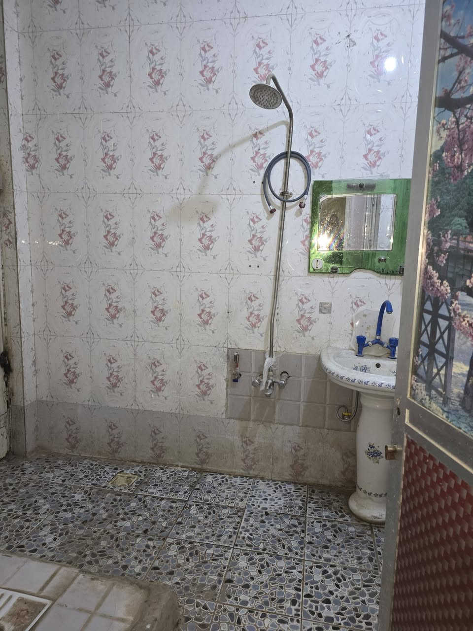 مكتب دالاليه الشريفي مشتمل الإيجار حي العدل مقبل موال زيد ***********
