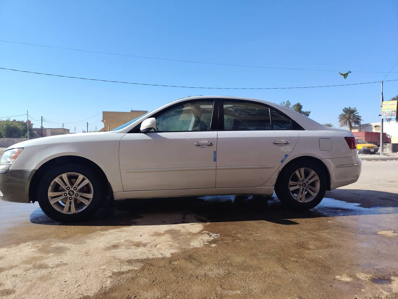 سلام عليكم البيع سوناتا خليجيه موديل 2006 محدثه 2010 سياره جاهزه تخم تاير وحداديه مكينه وكير كله كفاله السياره بيها جاملغ تبديل بدون دواخل وبيها رشات صبغ رقم نجف انكليزي السعر 85 وبيها مجال مكان السياره كوت مركز المدينه اي استفسار تصل على رقم الهاتف ***********
