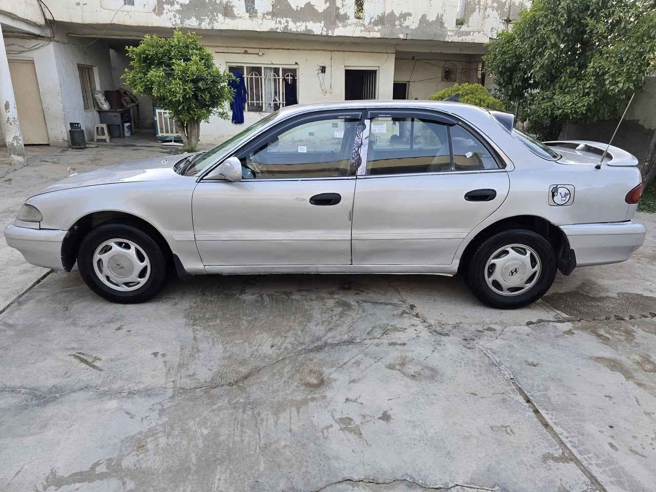 السلام عليكم هونداي سوناتا موديل ٩٥ رقم بغداد كير عادي مكينه مفتوح مصبوغه عام بدون اي ضربه صدر جديد تايرات ٤ جديد كهربائيات كلهه شغاله دوشمه كامله ارضيه وكشنات تبريد شغال السعر ٤٥ ورقه وبيهه مجال *********** بي واتس اب
