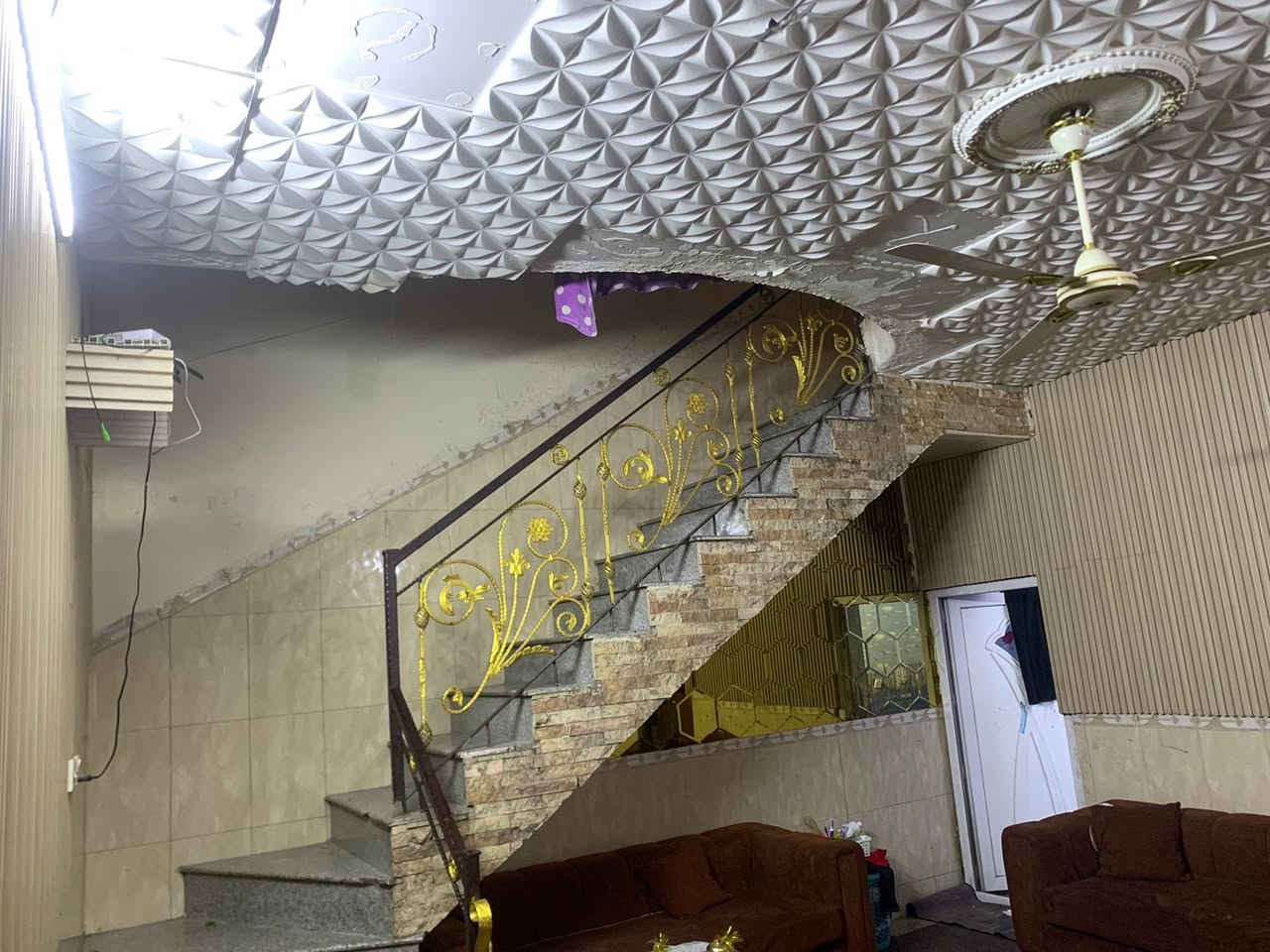 بيت ٢٠٠م في منطقه الاسمنت للبيع ✅
موقع ممتاز 🟢قريب جدا علا شارع نادي الصناعه ☑️
بناء ٢٠١٠ طابقين للاستفسار مكتب الشمس 🌞 للعقار 
***********
