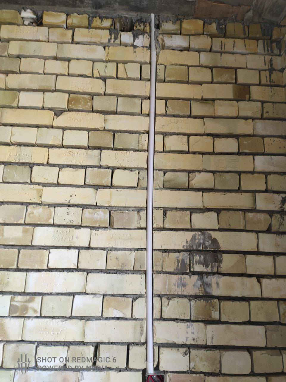 السلام عليكم ورحمه الله وبركاته عمل اليوم حفر نزالات وتثبيت البايب  وتسليك منزل طابقين خلال  وقت قياسي والحمد لله ..
ابو نور الكهربائي لعمل كافة التأسيسيات الكهربائيه لكافة المشاريع والعمارات والمنازل السكنيه  في كربلاء واقضيتها للتواصل ***********
