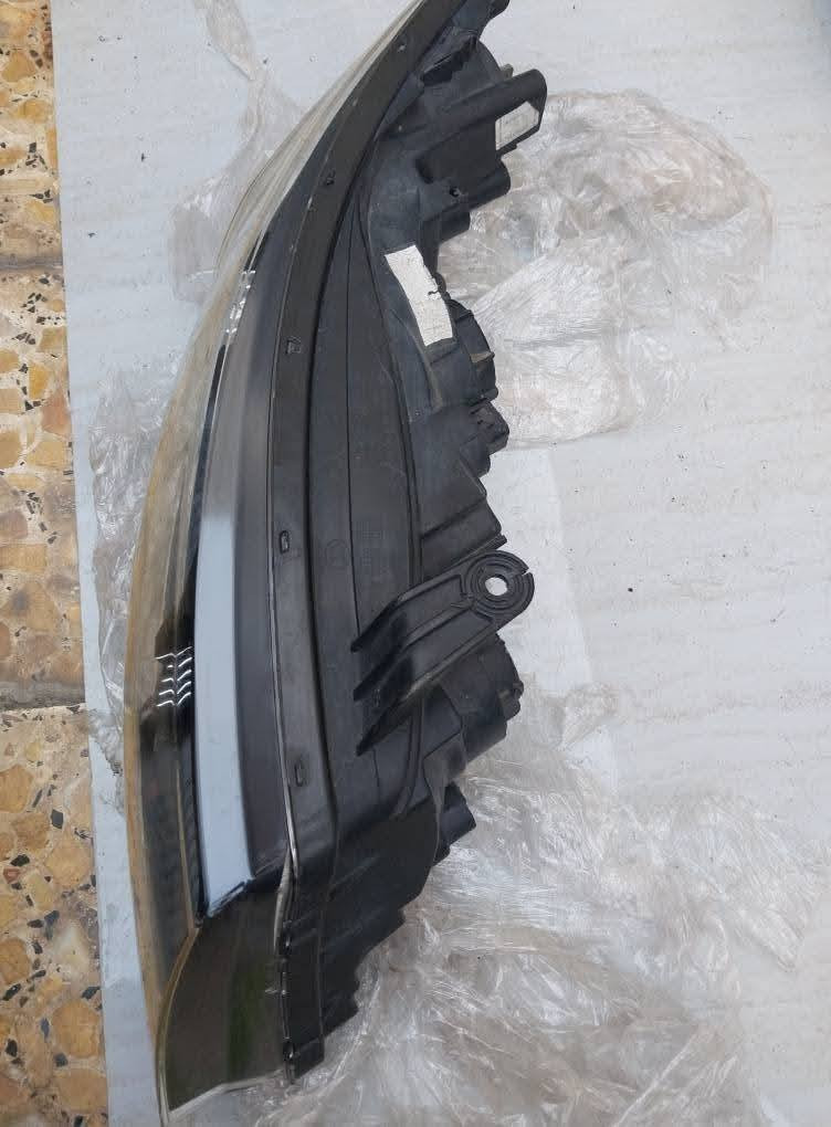 السلام عليكم ...                        
تك لايت يمنى فورتي مال حاوية. 
للاستفسار :- بغداد/كراج الخالدي  ساحة الطيران / الشارع العريض 
ابو علي / ***********
