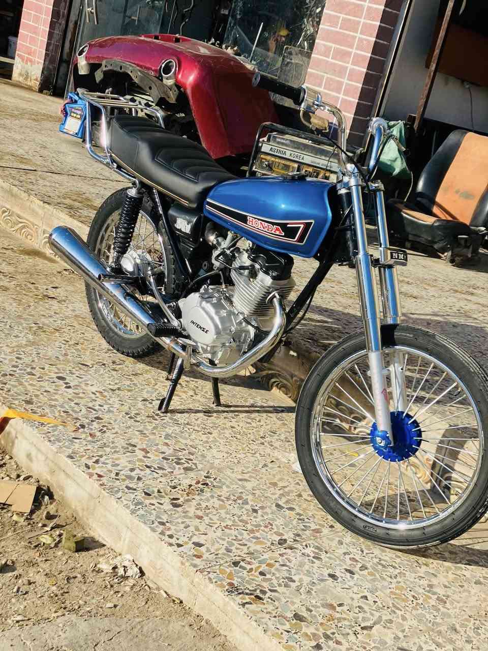 سلام عليكم  ماطور البيع شاصي 20وتعمره 25ماطور نضيف متعوب عليه مكينه نتنس مامفتوحته مكان نعمانيه سعر خاص ***********موشراي لا تعبني
