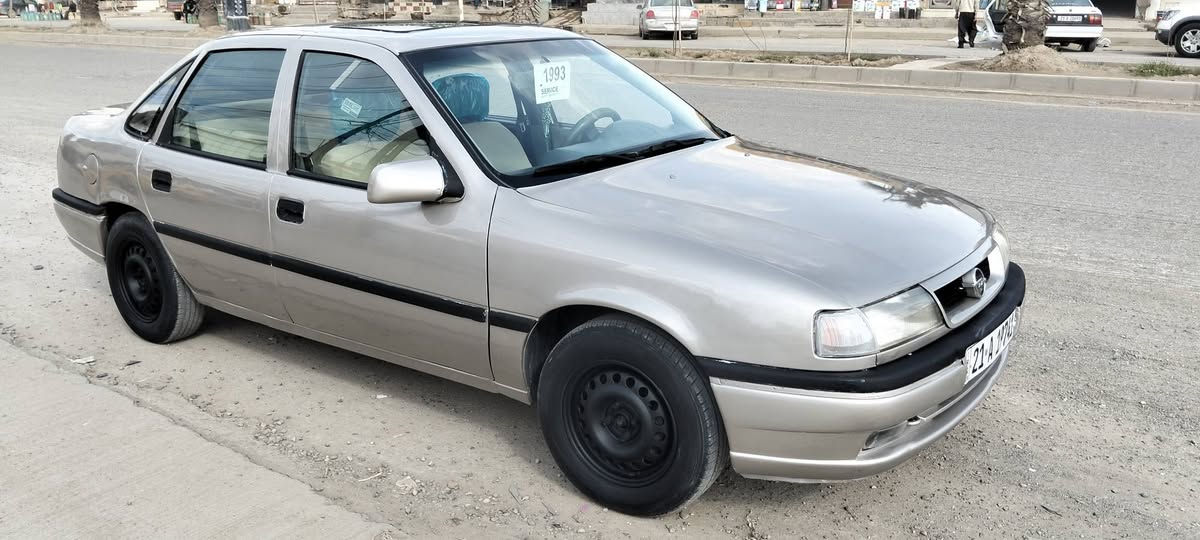 ئۆپل 1993سلایت مەکینە20 شەرت تایە تازە 
سە نەوی و ڕەقم تازە  کۆبۆن بەنزین کامل تازە کراوە مالی دۆستە  سعری45مەجالی ***********وەتسئاب كركوك, العراق
